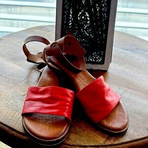 Miz mooz sandals size 40
